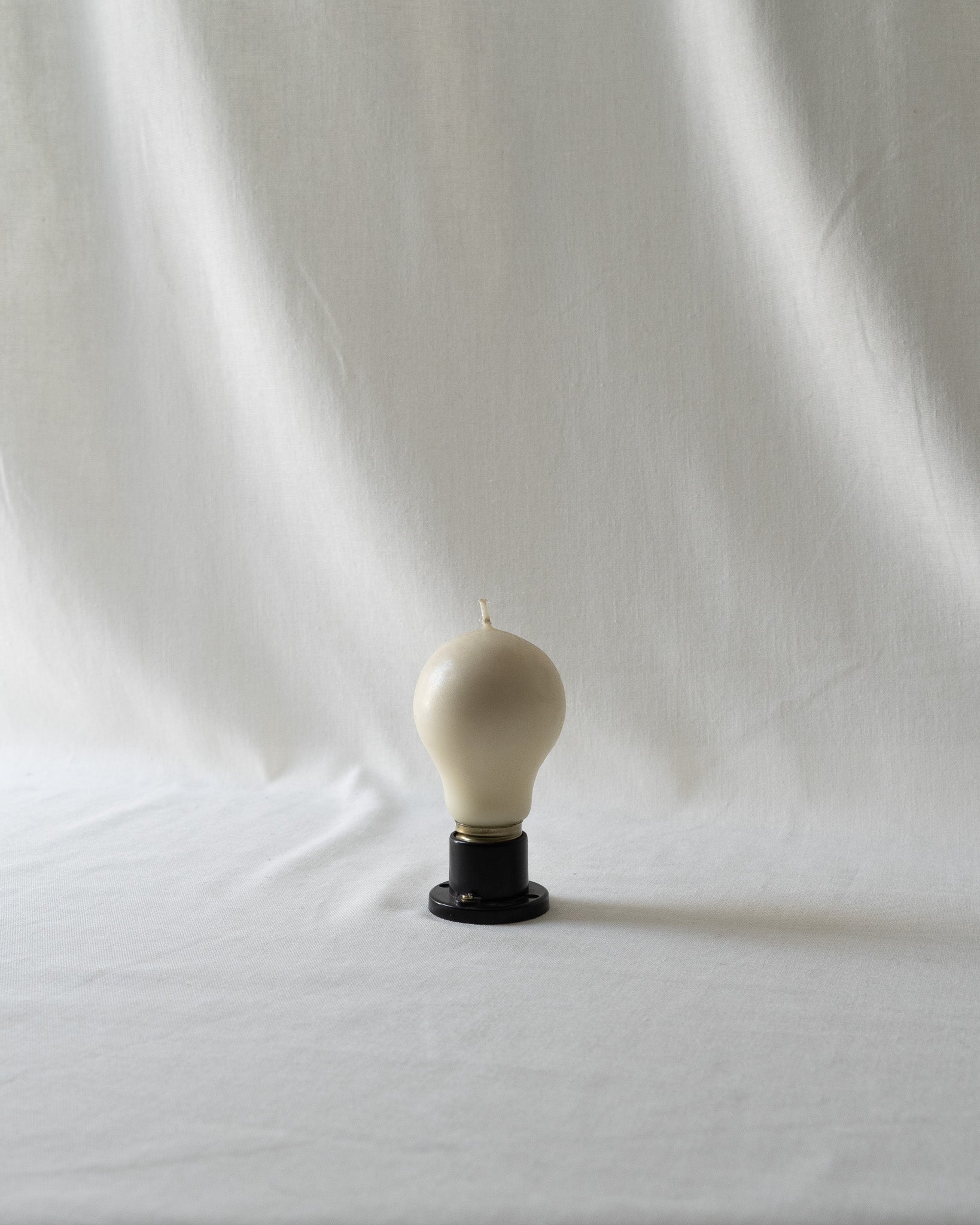 Light bulb candle