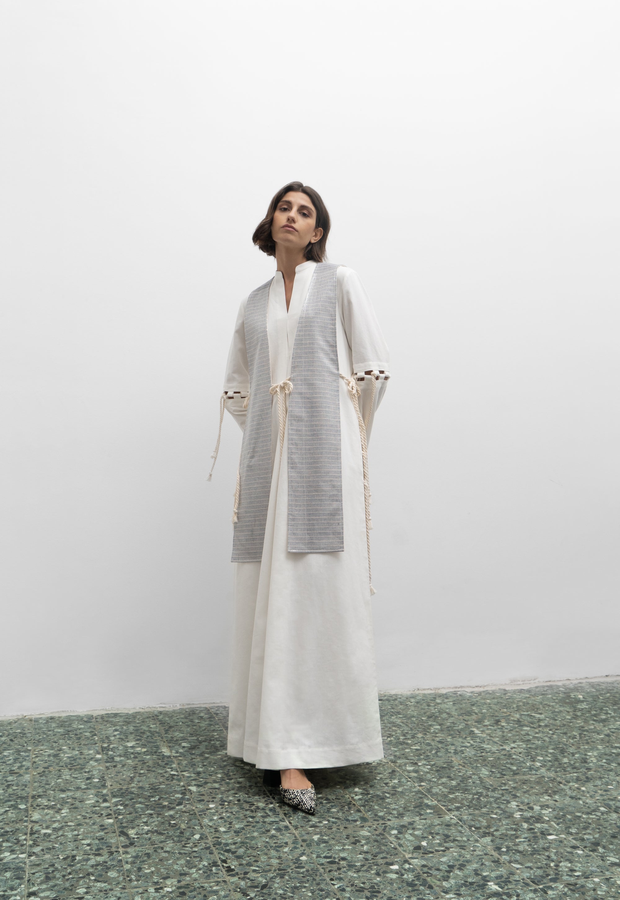 Off white removable sleeve linen dress & reversible vest